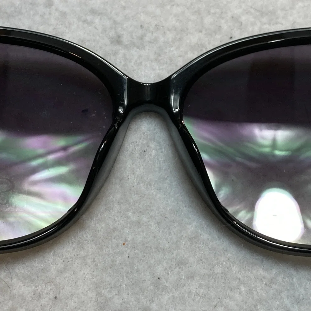 Jessica Simpson Sunglasses Womens OS Black Cat Eye Quilted Gold Detail J5540